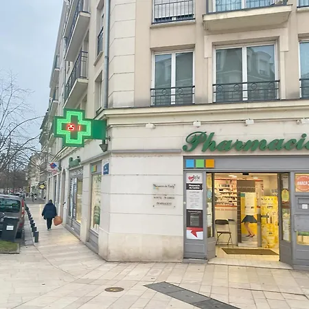 Appt 50m2 /3p Refait A Neuf Proche Du Metro 8 Lägenhet *